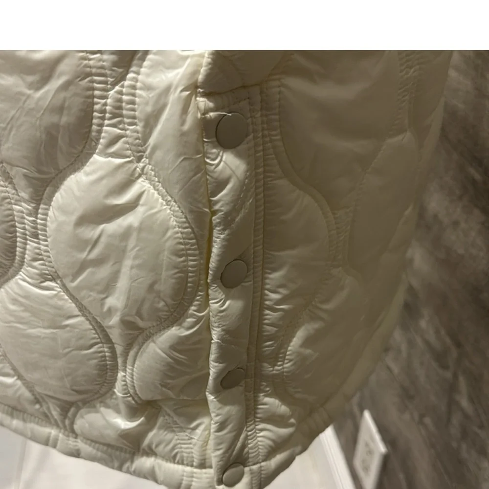 Joie Long White Sleeveless Puffer Vest, lightweight and quilted w/Pockets. - Picture 3 of 10